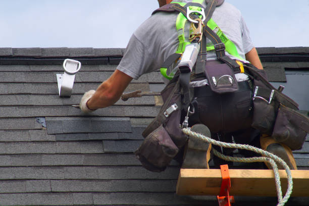 Best Flat Roof Repair Services  in Reedsburg, WI